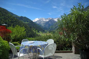 Terrasse  mit Blick auf die Ötztaler-Alpen